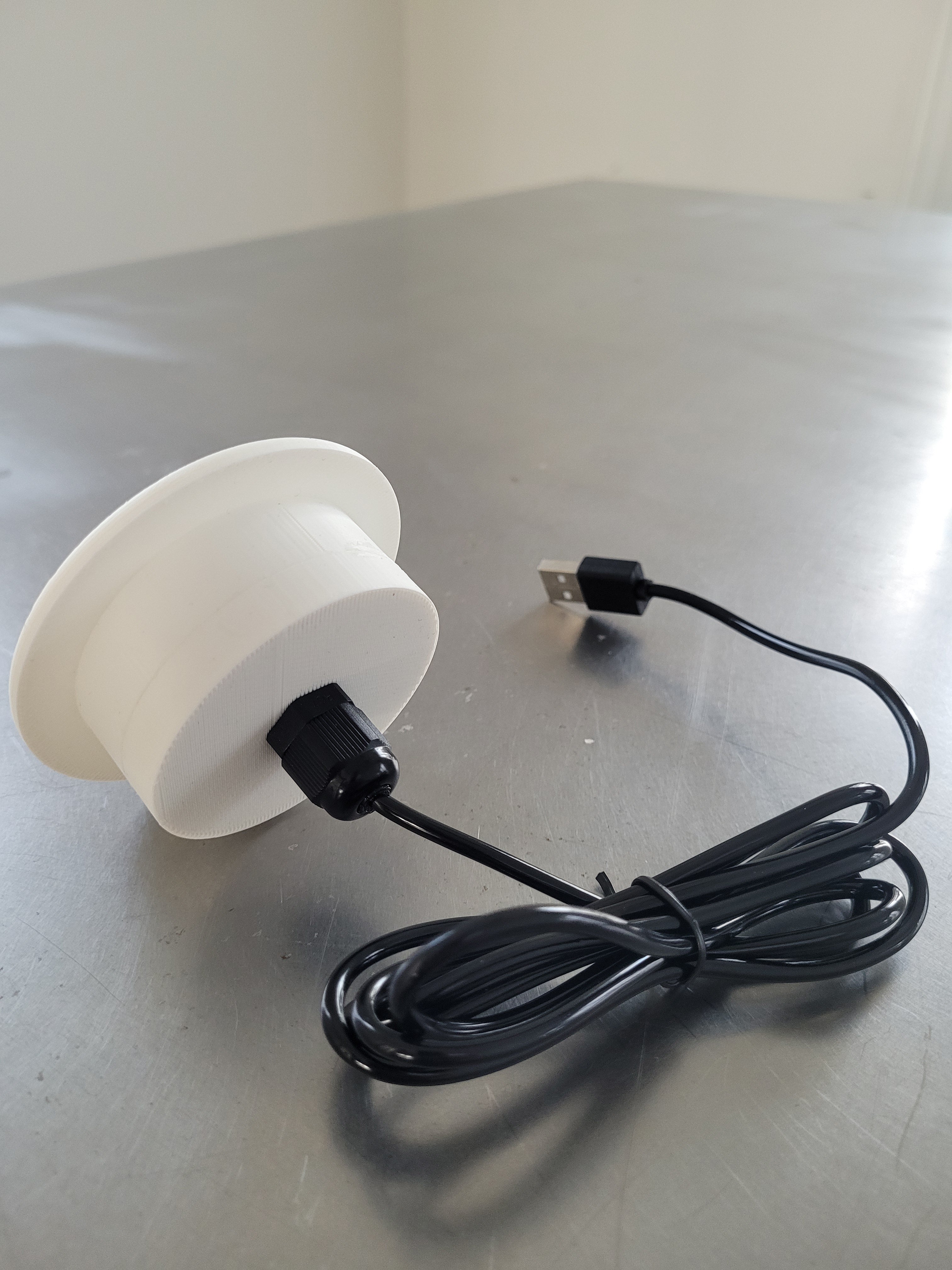 Table Insert Charger