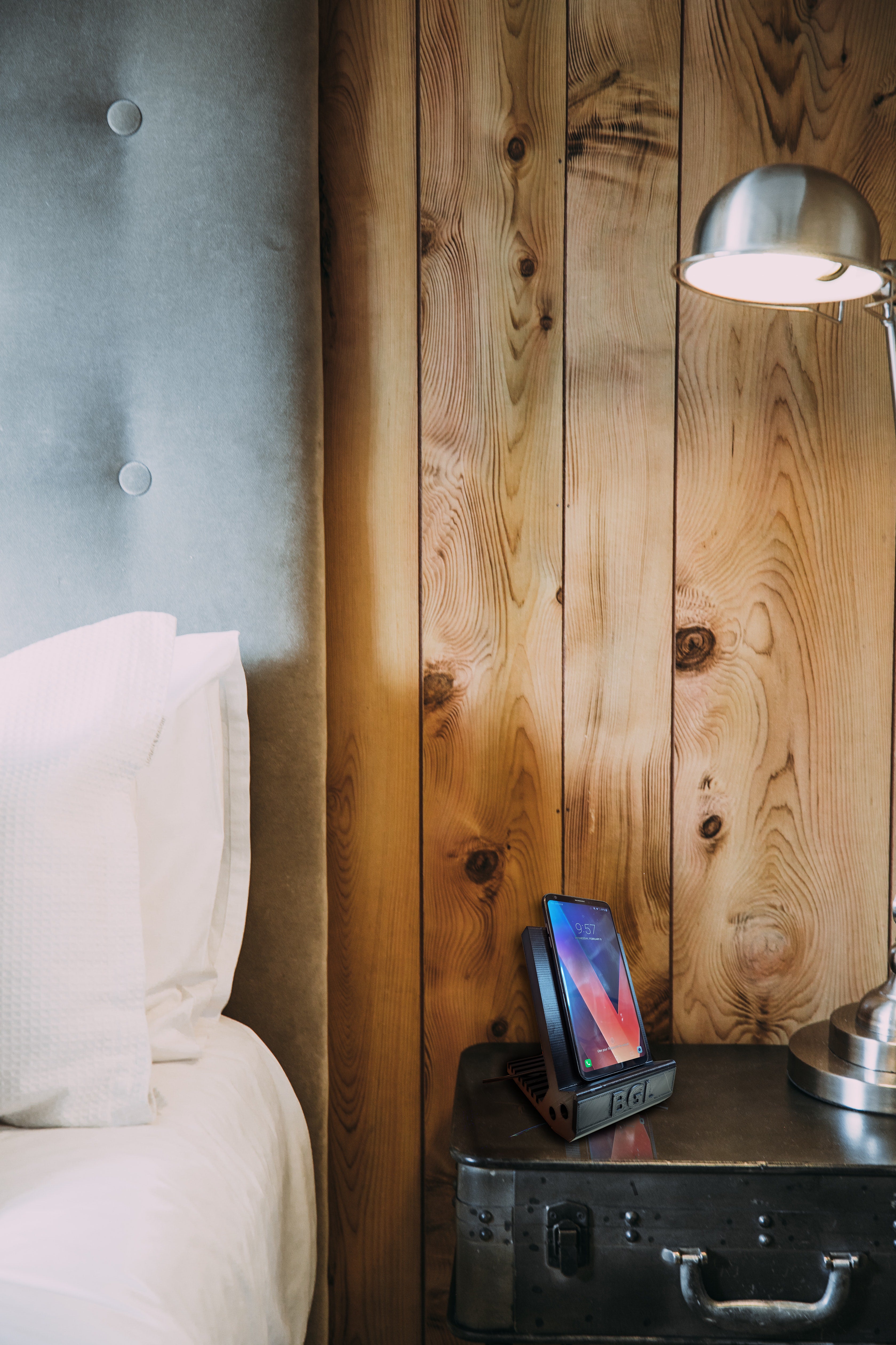 BGL cellphone wireless charger ( COMING SOON )